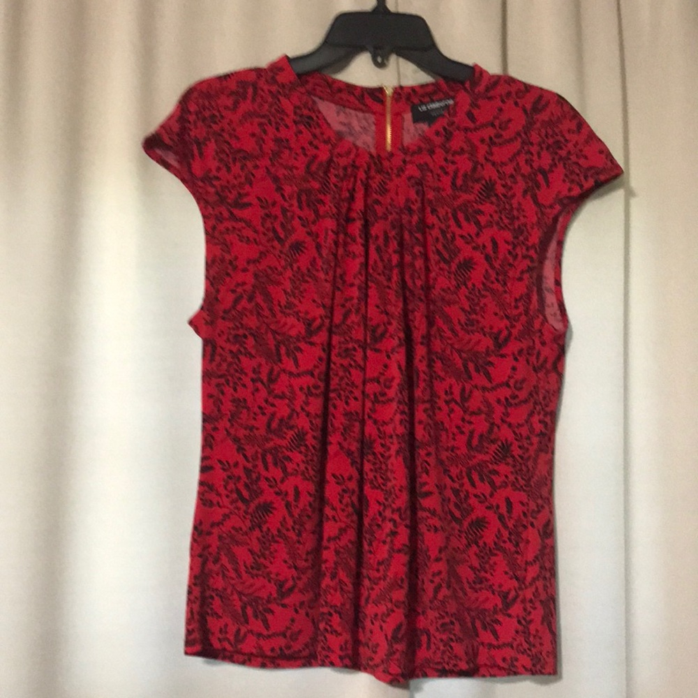 Beautiful comfortable top